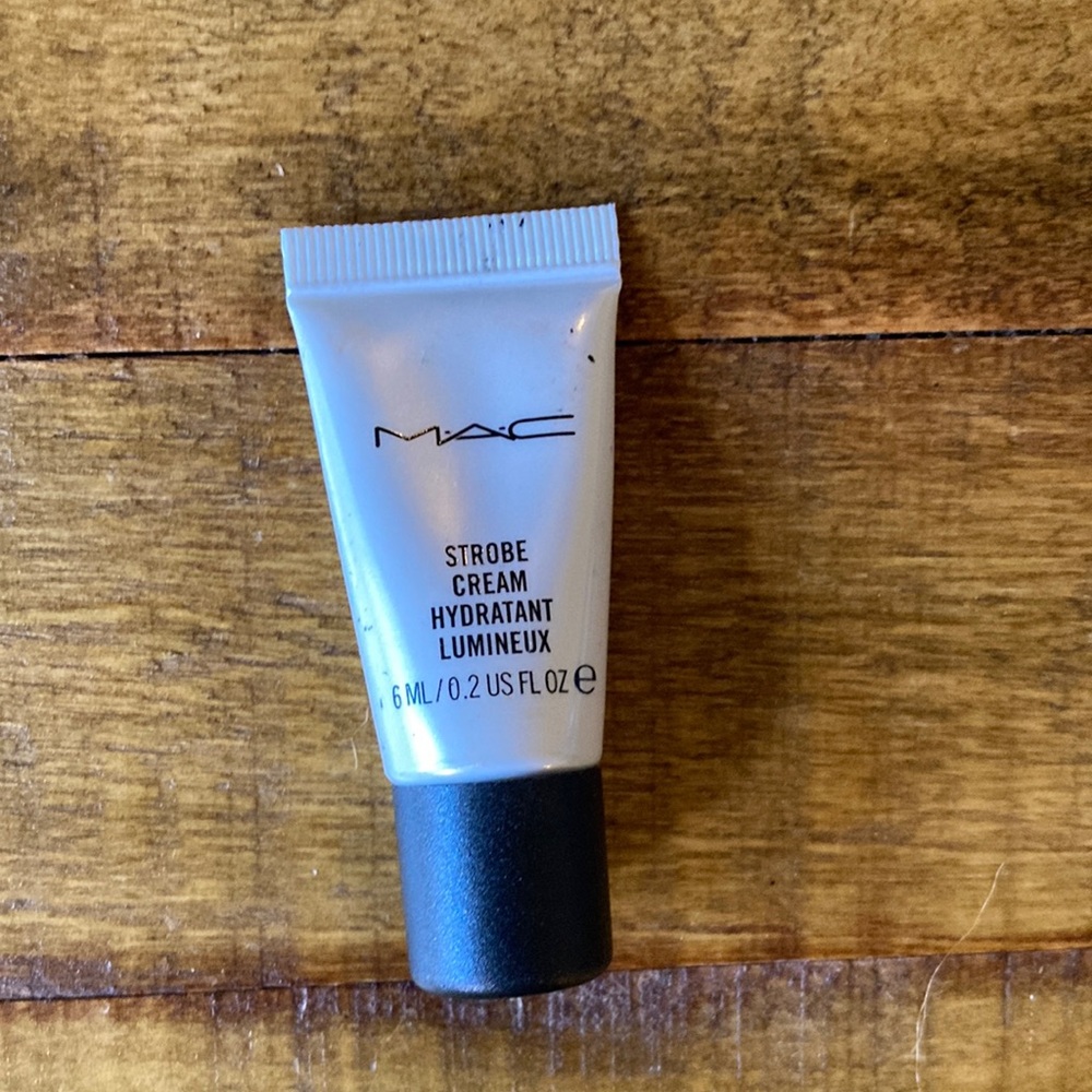 🌼3x10🌼 MAC strobe cream